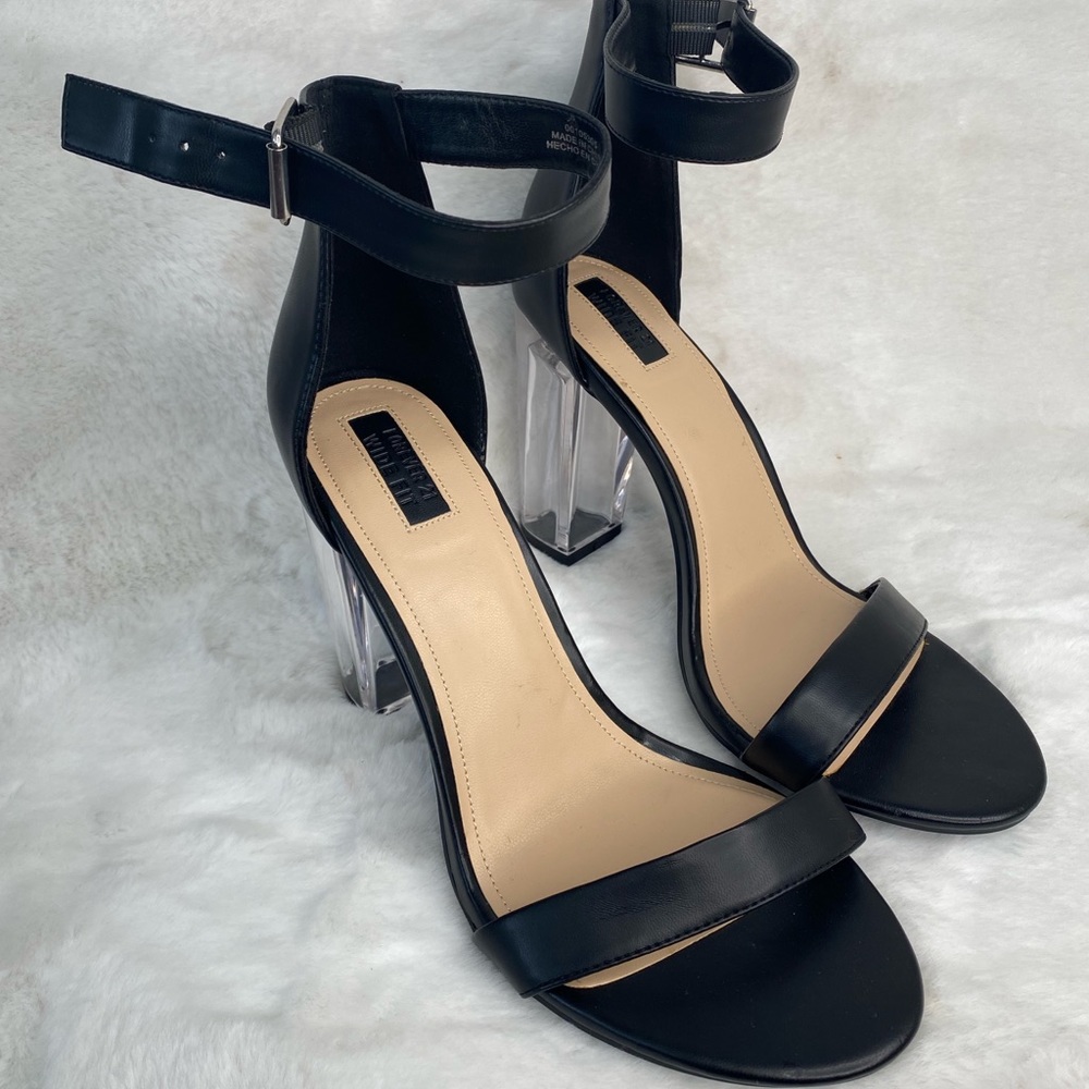 Forever 21 black sexy straps n CLEAR HEELS 😍🥰 size 13 preowned. don’t pass up!